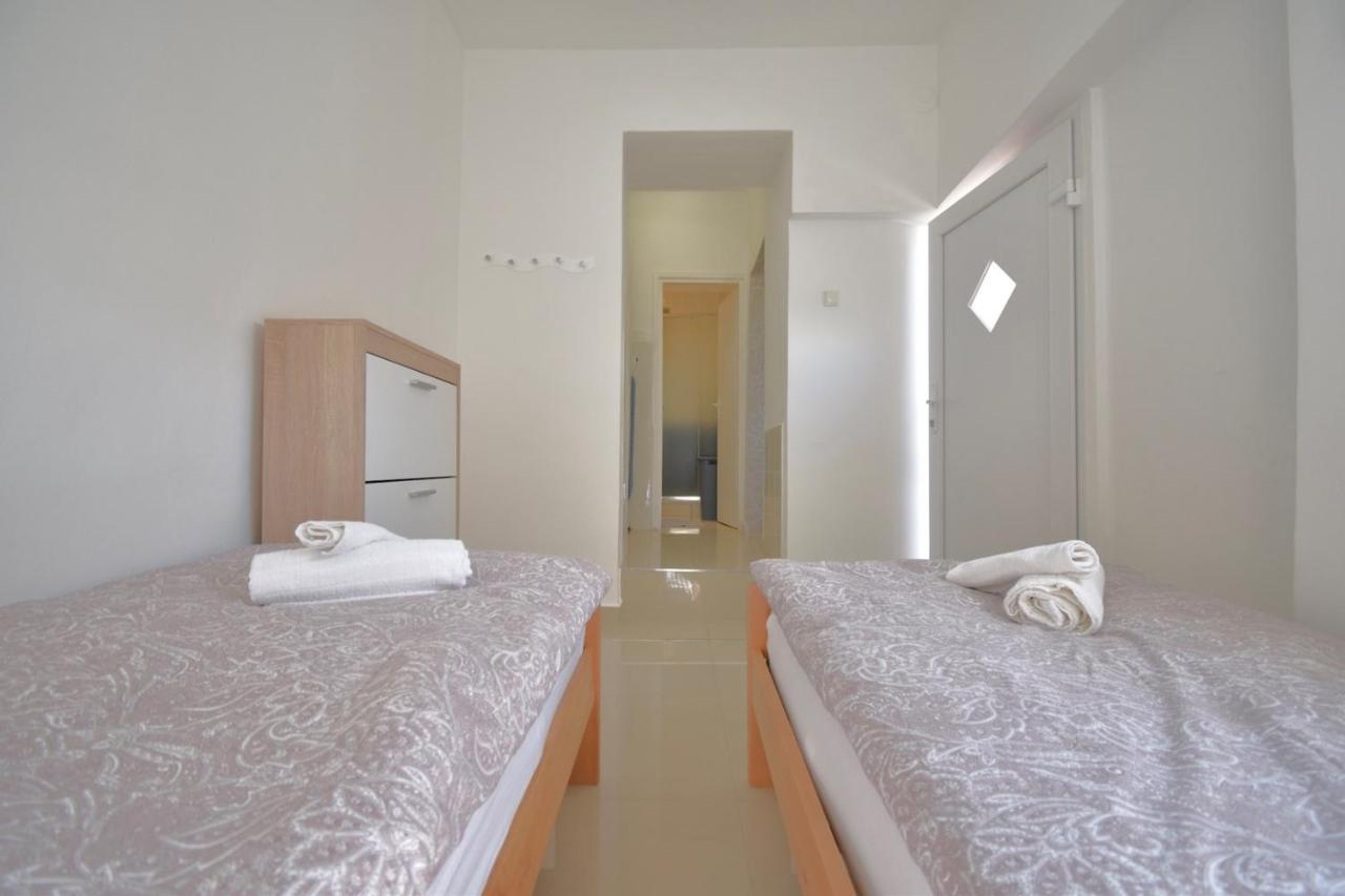 City Centre Apartment With Terrace 2 PUY 외부 사진