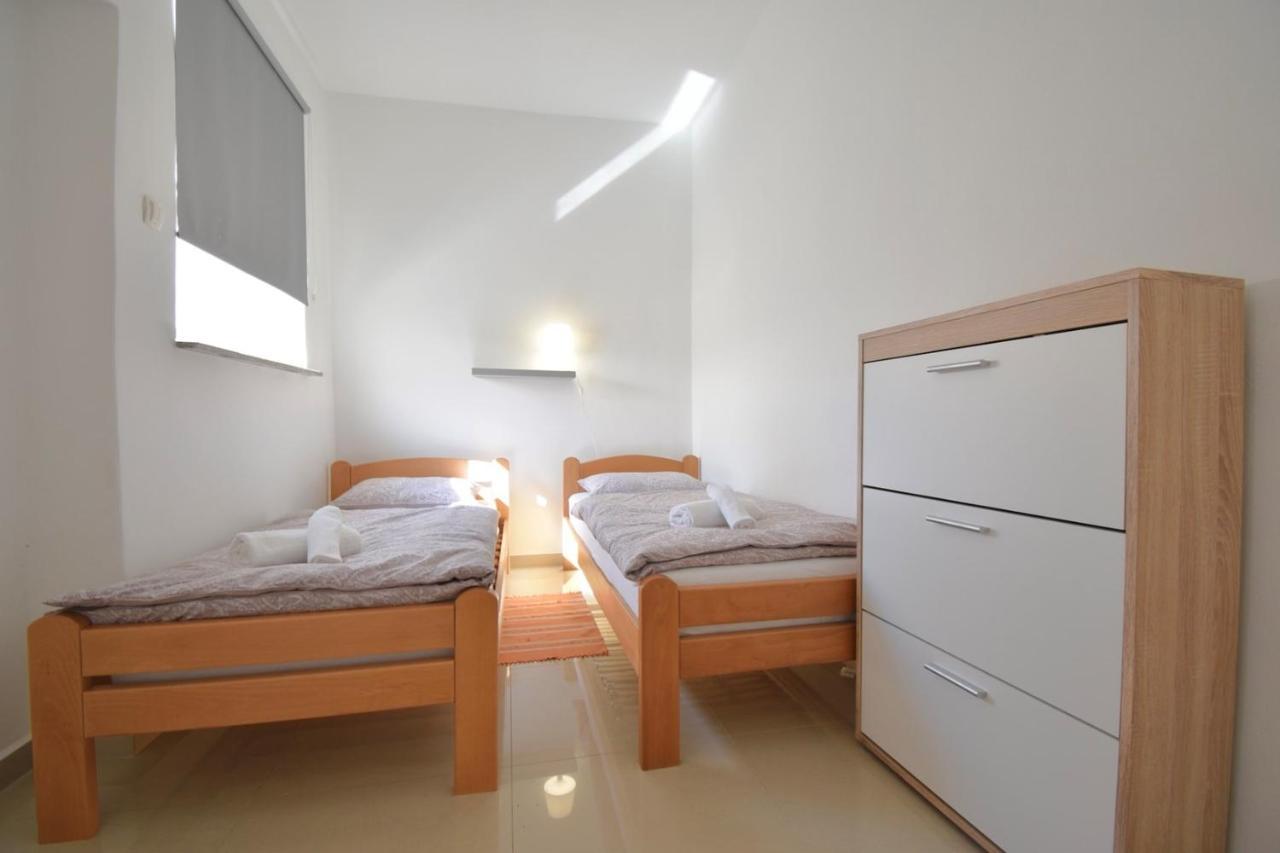 City Centre Apartment With Terrace 2 PUY 외부 사진