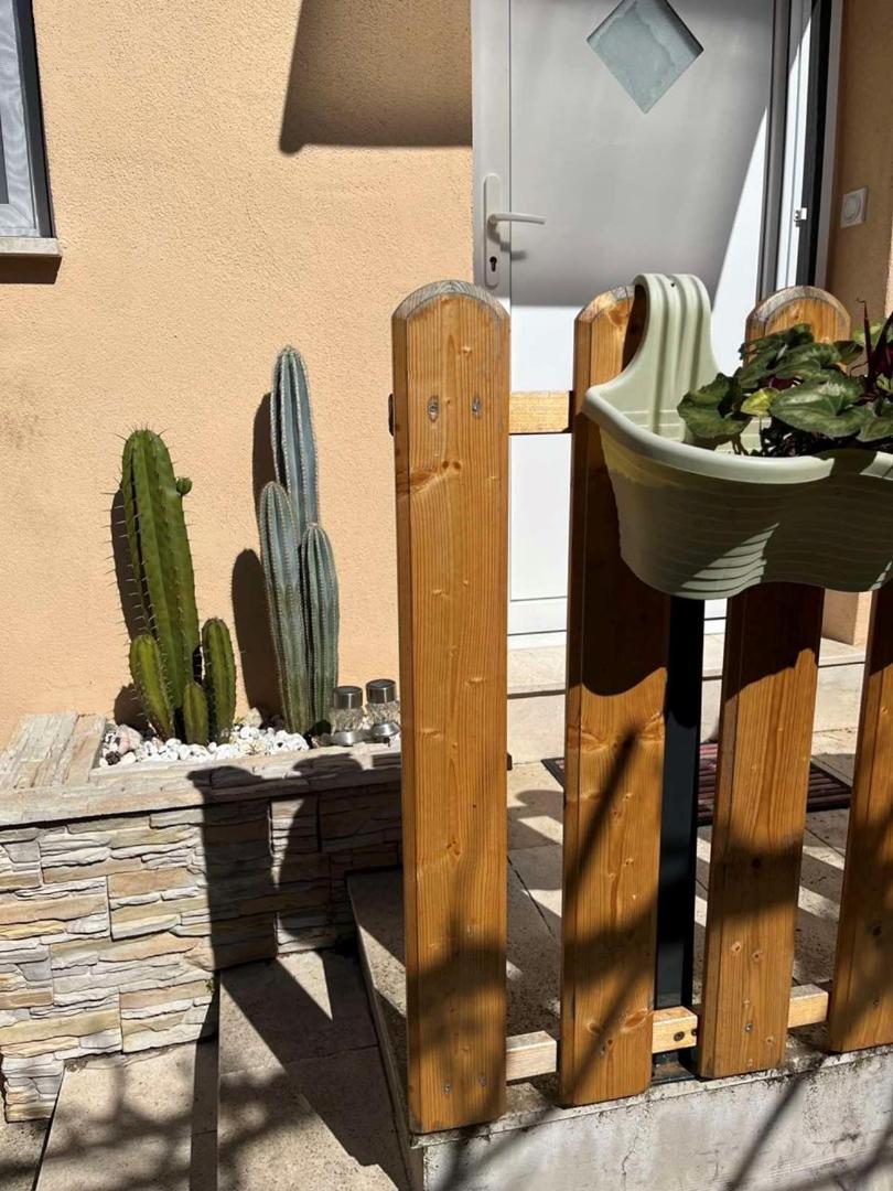 City Centre Apartment With Terrace 2 PUY 외부 사진